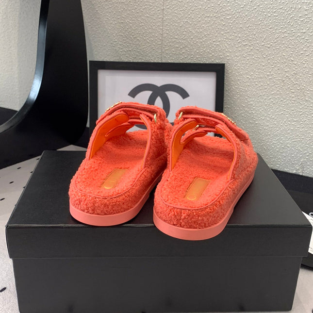 CC DAD SANDAL MULE IN RED ORANGE LAMB FUR