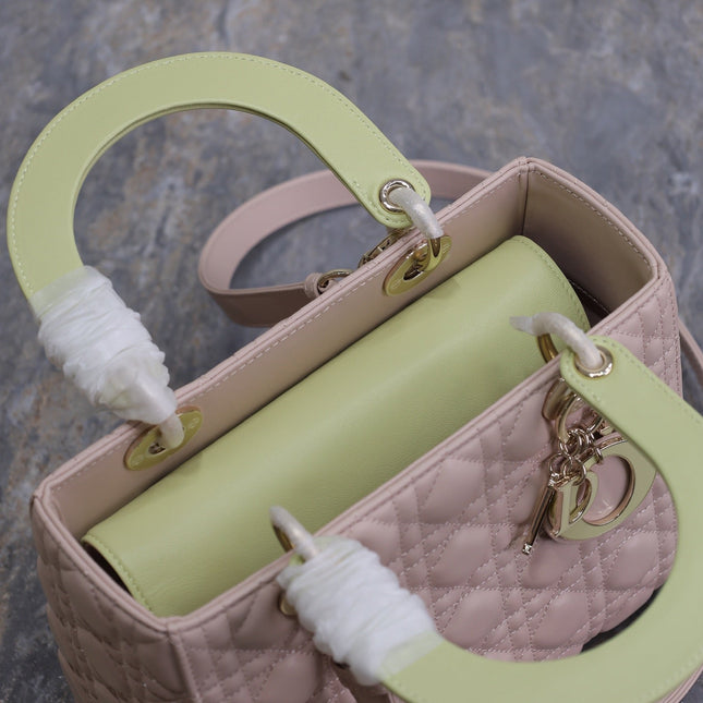 LADY BAG 24 IN BABY PINK QUILTED MACROCANNAGE CALFSKIN SWAMP YELLOW STRAP