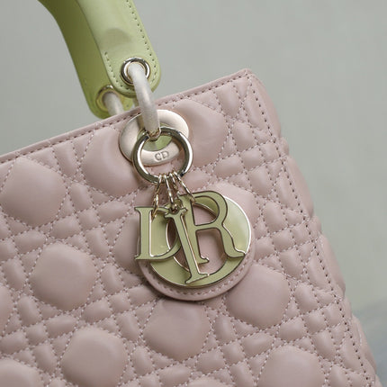 LADY BAG 24 IN BABY PINK QUILTED MACROCANNAGE CALFSKIN SWAMP YELLOW STRAP