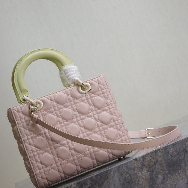LADY BAG 24 IN BABY PINK QUILTED MACROCANNAGE CALFSKIN SWAMP YELLOW STRAP