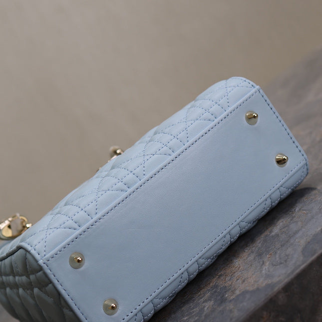 MEDIUM LADY BAG 20 IN BABY BLUE QUILTED MACROCANNAGE CALFSKIN GREEN STRAP