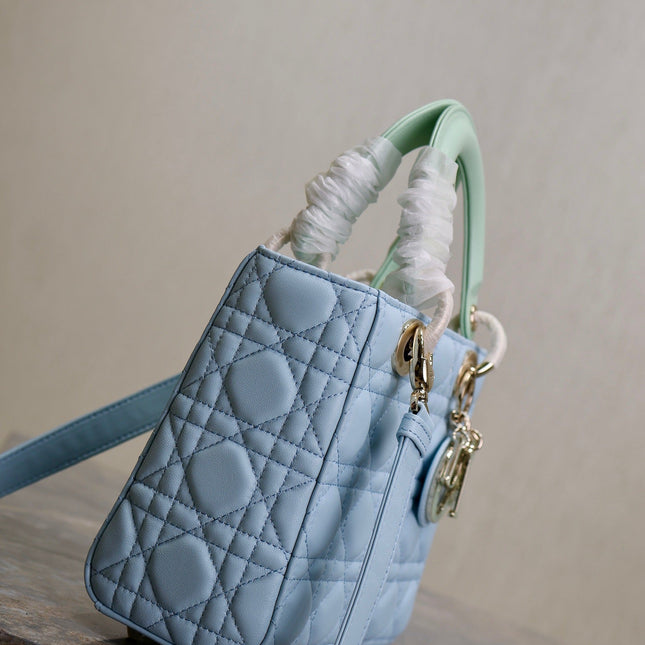 MEDIUM LADY BAG 20 IN BABY BLUE QUILTED MACROCANNAGE CALFSKIN GREEN STRAP