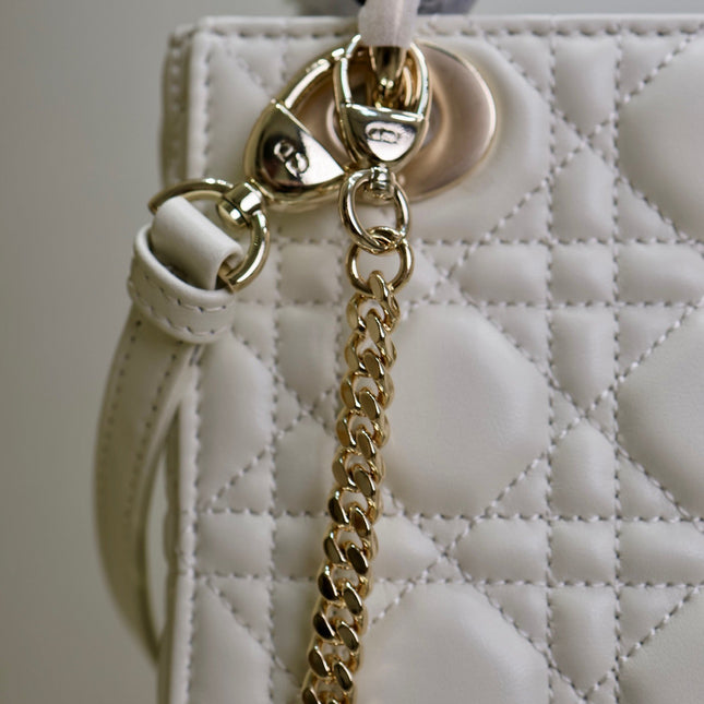 MINI LADY BAG 17 IN WHITE QUILTED MACROCANNAGE CALFSKIN BLACK STRAP