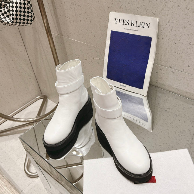 VLOGO LOCKER WHITE CALFSKIN ANKLE BOOT 40MM