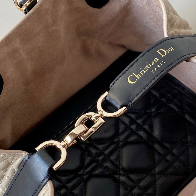 MINI TOUJOURS BAG 23 IN BEIGE CANNAGE CALFSKIN BLACK STRAP