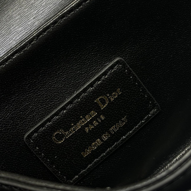 SMALL 19 MONTAIGNE AVENUE TOP HANDLE BAG BLACK SMOOTH CALFSKIN 221147