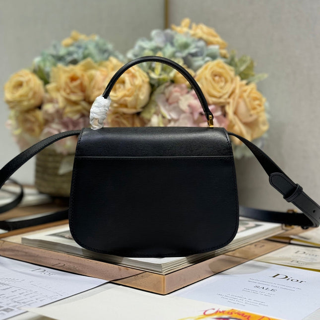 SMALL 19 MONTAIGNE AVENUE TOP HANDLE BAG BLACK SMOOTH CALFSKIN