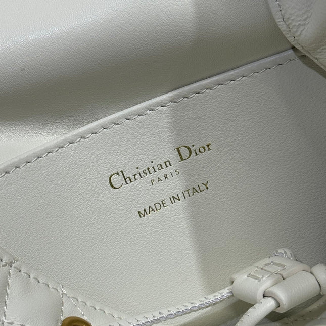 MEDIUM CARO BACKPACK 27 IN WHITE MACROCANNAGE LAMBSKIN