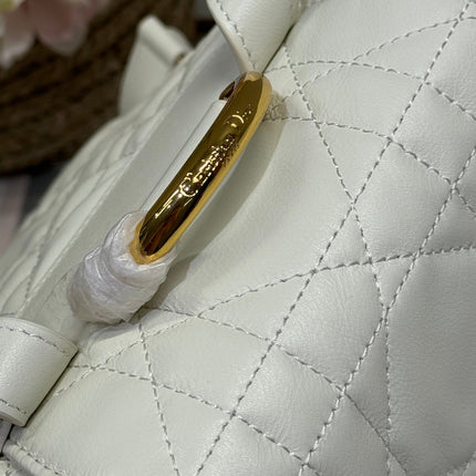MEDIUM CARO BACKPACK 27 IN WHITE MACROCANNAGE LAMBSKIN