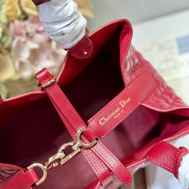 SMALL 28 TOUJOURS BAG IN RUBY RED MACROCANNAGE LAMBSKIN
