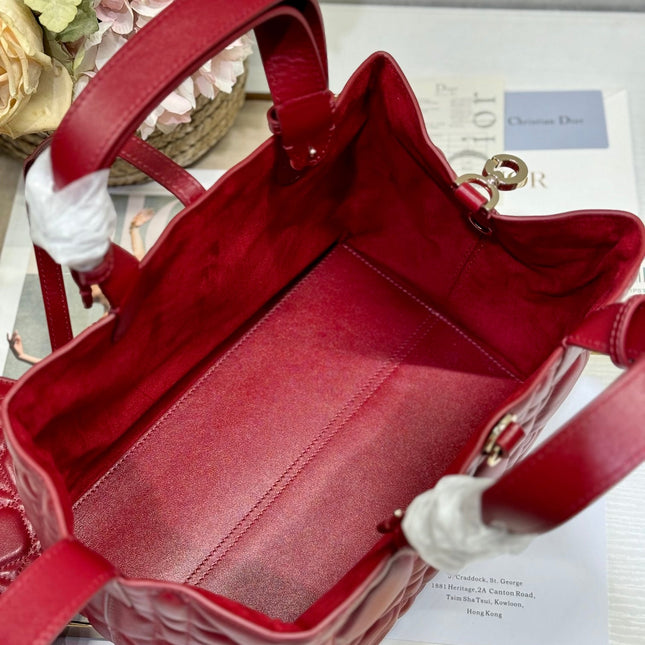 SMALL 28 TOUJOURS BAG IN RUBY RED MACROCANNAGE LAMBSKIN