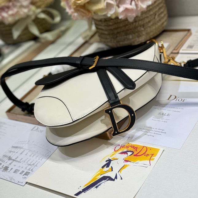 SADDLE BAG 25 WITH STRAP LATTE BLACK MIX WHITE GRAINED CALFSKIN