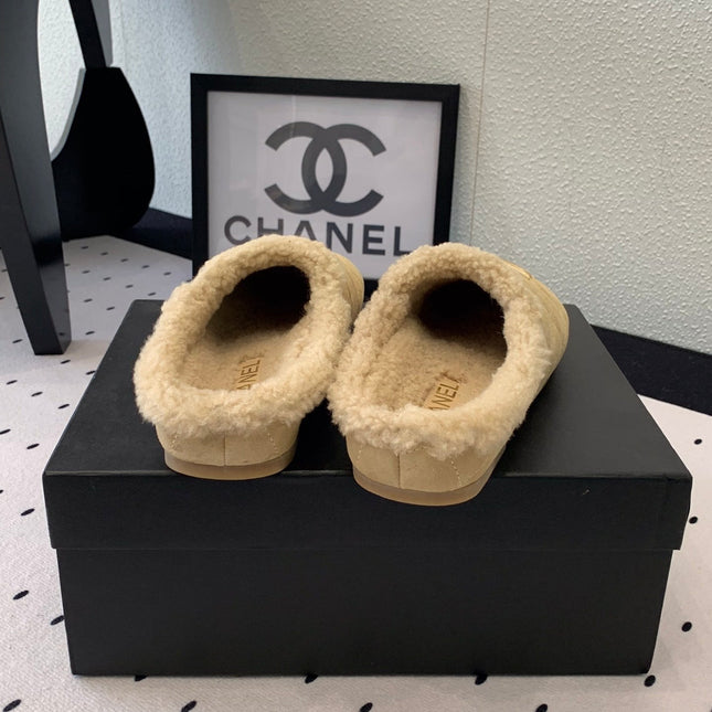 FLAT MULE IN TORTILLA BROWN SUEDE AND LAMB FUR LINING