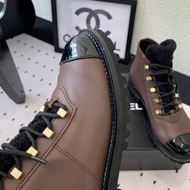 ANKLE BOOTS IN HICKORY BROWN CALFSKIN