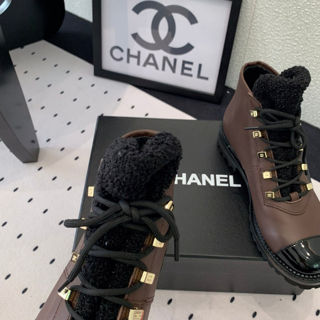 ANKLE BOOTS IN HICKORY BROWN CALFSKIN