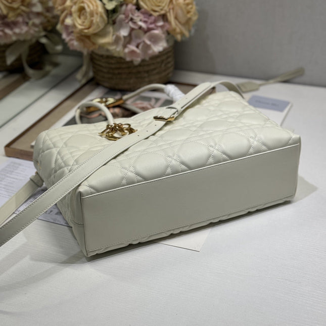 MEDIUM 37 TOUJOURS BAG IN WHITE MACROCANNAGE LAMBSKIN