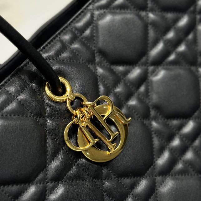 LARGE 41 TOUJOURS BAG IN BLACK MACROCANNAGE LAMBSKIN 221056