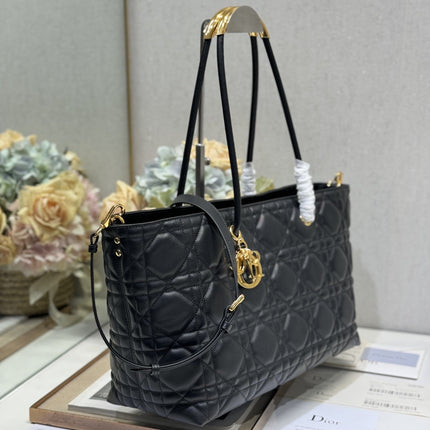 LARGE 41 TOUJOURS BAG IN BLACK MACROCANNAGE LAMBSKIN 221056