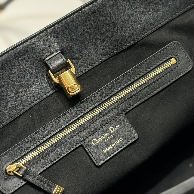 LARGE 41 TOUJOURS BAG IN BLACK MACROCANNAGE LAMBSKIN 221056