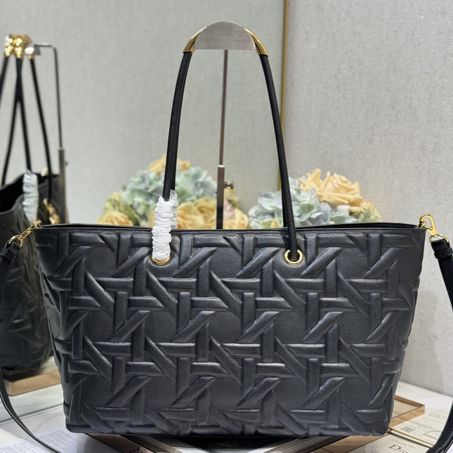 LARGE 41 TOUJOURS BAG IN BLACK MACROCANNAGE LAMBSKIN