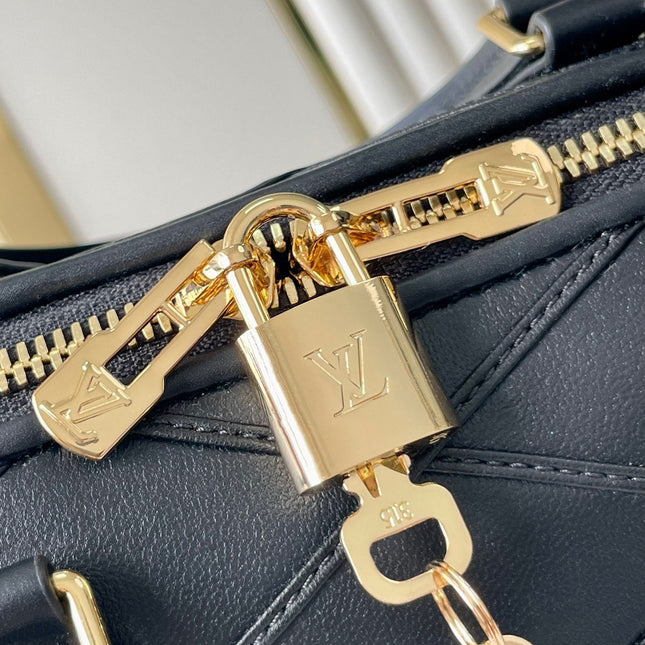 SPEEDY BANDOULIÈRE 25 WITH CRISS CROSS PATTERN IN BLACK LAMBSKIN