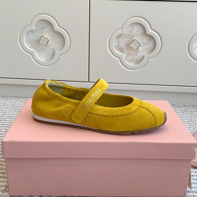 MARY JANE FLATS IN YELLOW SUEDE