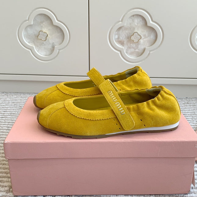 MARY JANE FLATS IN YELLOW SUEDE