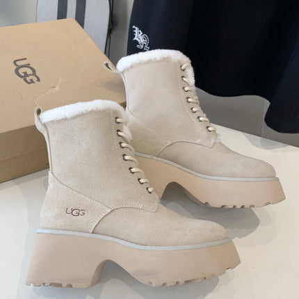 ANKLE BOOTS IN PASTEL GRAY SUEDE AND LAMB WOOL