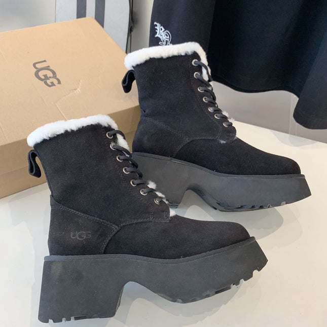 ANKLE BOOTS IN BLACK SUEDE AND LAMB WOOL