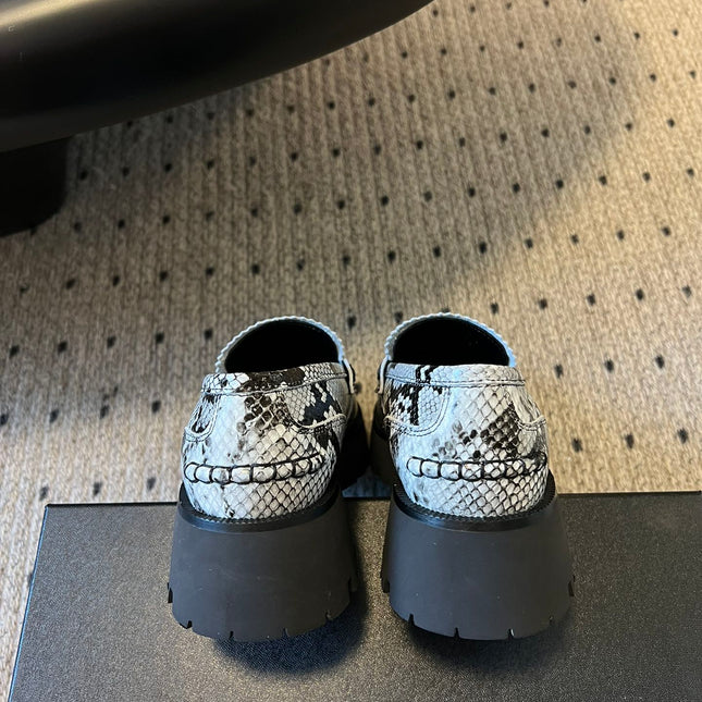 CARTER MID-HEEL 5 CM LUG LOAFER IN WHITE MIX BLACK GRAINED LAMBSKIN