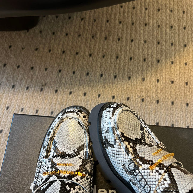 CARTER MID-HEEL 5 CM LUG LOAFER IN WHITE MIX BLACK GRAINED LAMBSKIN