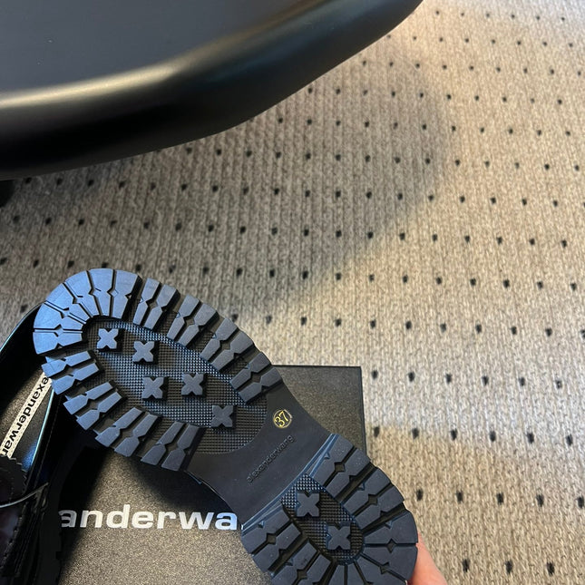 CARTER MID-HEEL 5 CM LUG LOAFER IN BLACK LAMBSKIN