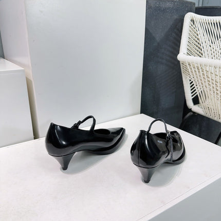 POINTED TOE MEDIUM HEEL PUMPS IN BLACK GLOSSY LAMBSKIN