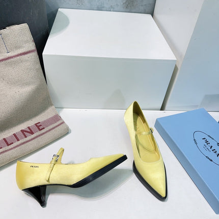 POINTED TOE MEDIUM HEEL PUMPS IN YELLOW SILK