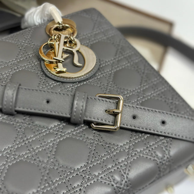 LADY SMALL BAG 24 IN GREY MACROCANNAGE LAMBSKIN GOLD HARDWARE