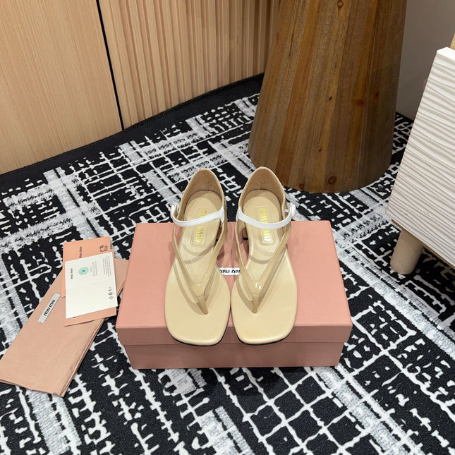 HIGH THONG SANDALS WITH WHITE STRAP IN BEIGE GLOSSY LAMBSKIN