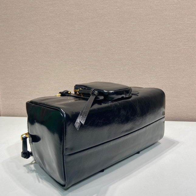 LARGE RECTANGULAR BAG 30 IN BLACK OIL WAX LAMBSKIN GOLD HARDWARE