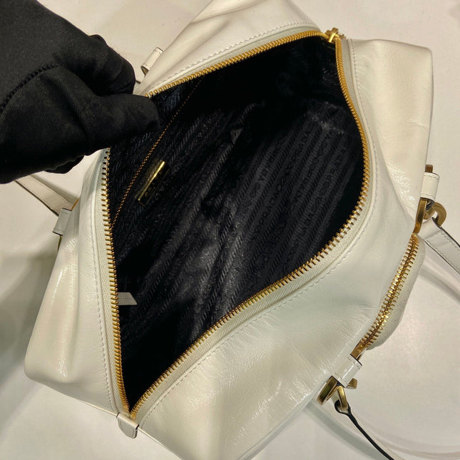 LARGE RECTANGULAR BAG 30 IN WHITE OIL WAX LAMBSKIN GOLD HARDWARE