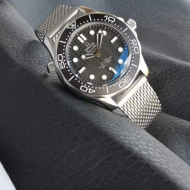 SEAMASTER DIVER 300M SILVER CASE AND BLACK DIAL WITH BRUSHED MESH BRACELET WITH CLASP