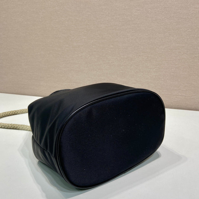 BUCKET BAG 28 IN BLACK RE-NYLON GOLD LOGO