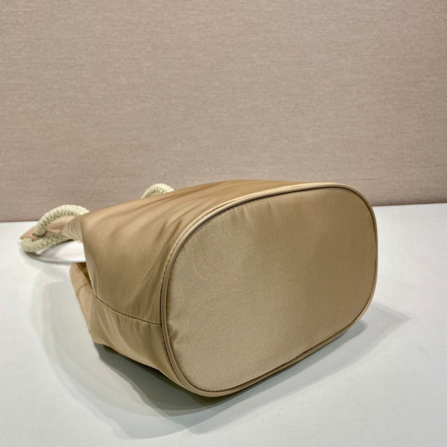 BUCKET BAG 28 IN BEIGE RE-NYLON GOLD LOGO