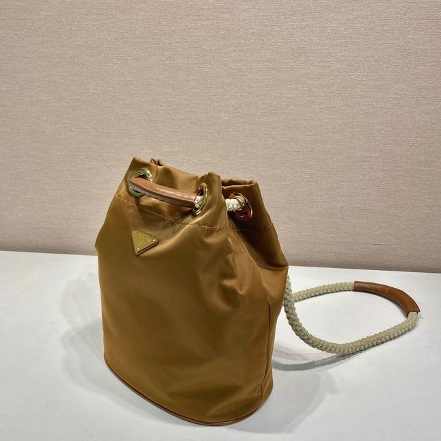BUCKET BAG 28 IN SEPIA BROWN RE-NYLON GOLD LOGO