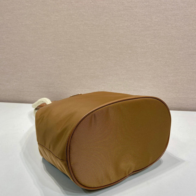 BUCKET BAG 28 IN SEPIA BROWN RE-NYLON GOLD LOGO