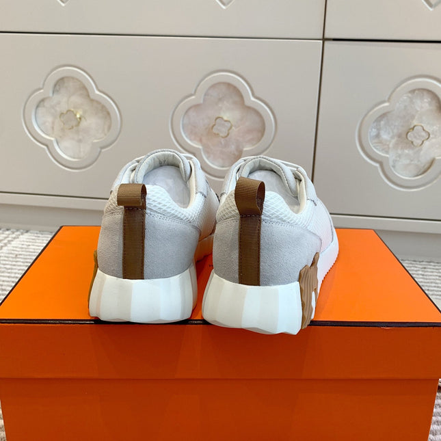 BOUNCING SNEAKER IN WHITE GRAPHIC MESH AND PASTEL GRAY SUEDE