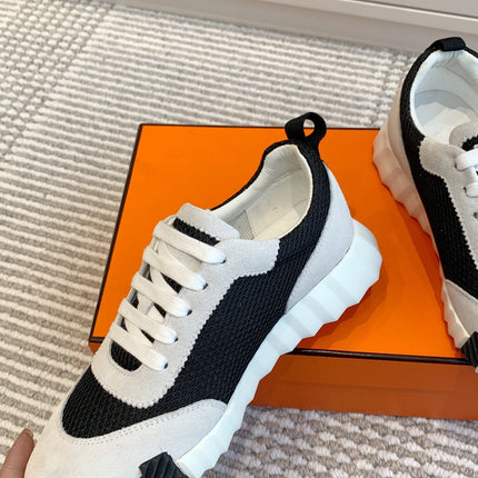 BOUNCING SNEAKER IN BLACK GRAPHIC MESH AND PASTEL GRAY SUEDE