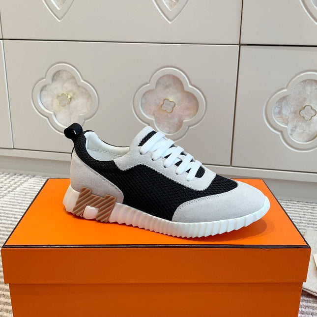 BOUNCING SNEAKER IN BLACK GRAPHIC MESH AND PASTEL GRAY SUEDE