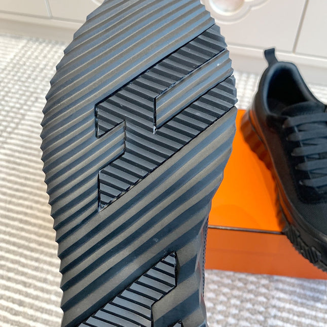 BOUNCING SNEAKER IN BLACK GRAPHIC MESH AND CALFSKIN