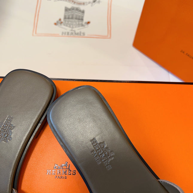 GIULIA FLAT SANDAL IN MOCHA BROWN SUEDE