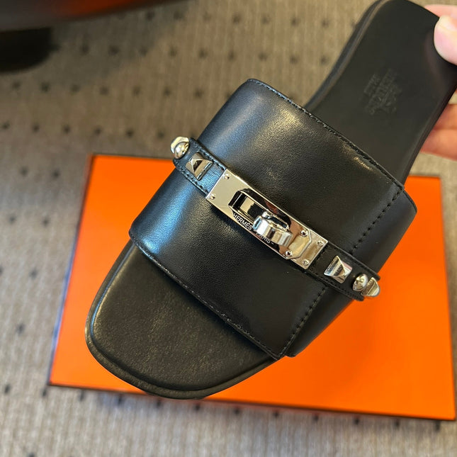 GIULIA FLAT SANDAL IN BLACK CALFSKIN