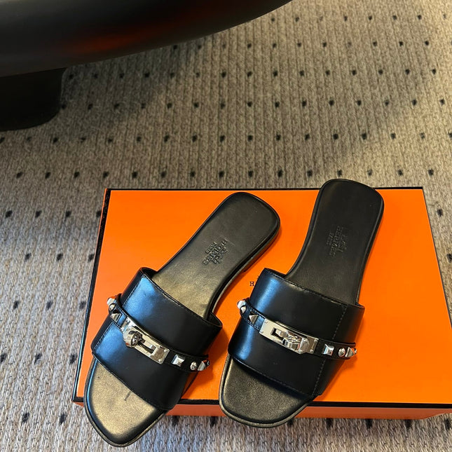 GIULIA FLAT SANDAL IN BLACK CALFSKIN